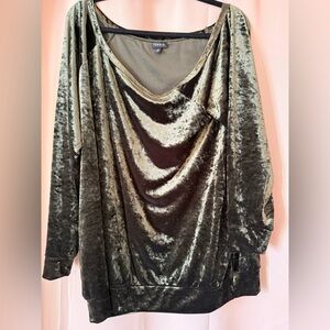 Torrid Green Velvet Sweater size 3